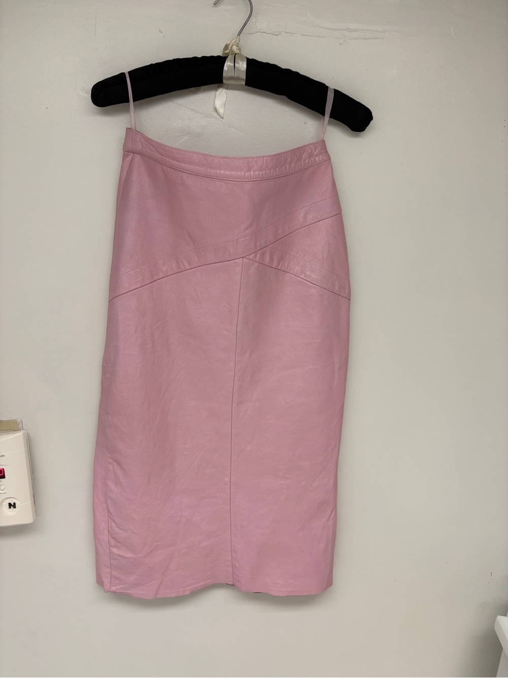 Petal Pink Vintage Leather Pencil Skirt by Suzelle - Picture 3 of 8
